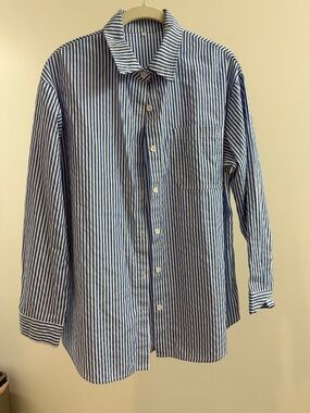 Men's Blue and White Striped Button-Up Shirt